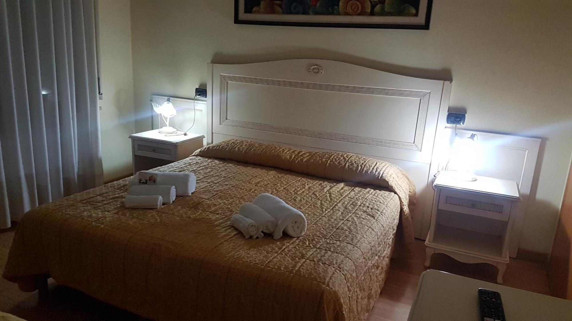 Hotel Siros ヴェローナ エクステリア 写真