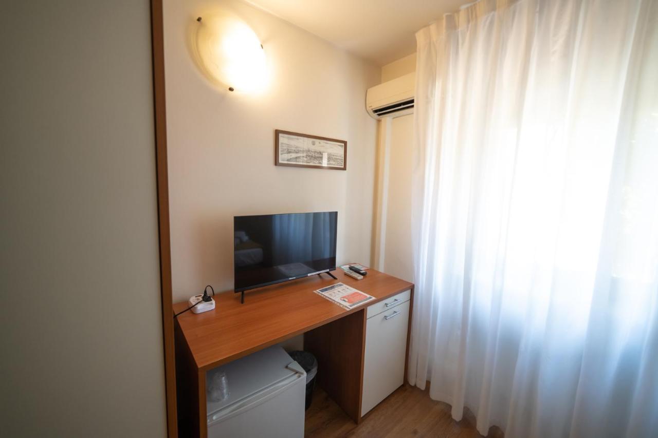 Hotel Siros ヴェローナ エクステリア 写真