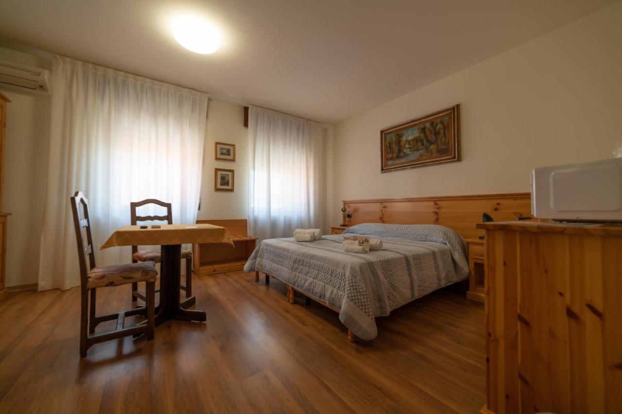 Hotel Siros ヴェローナ エクステリア 写真