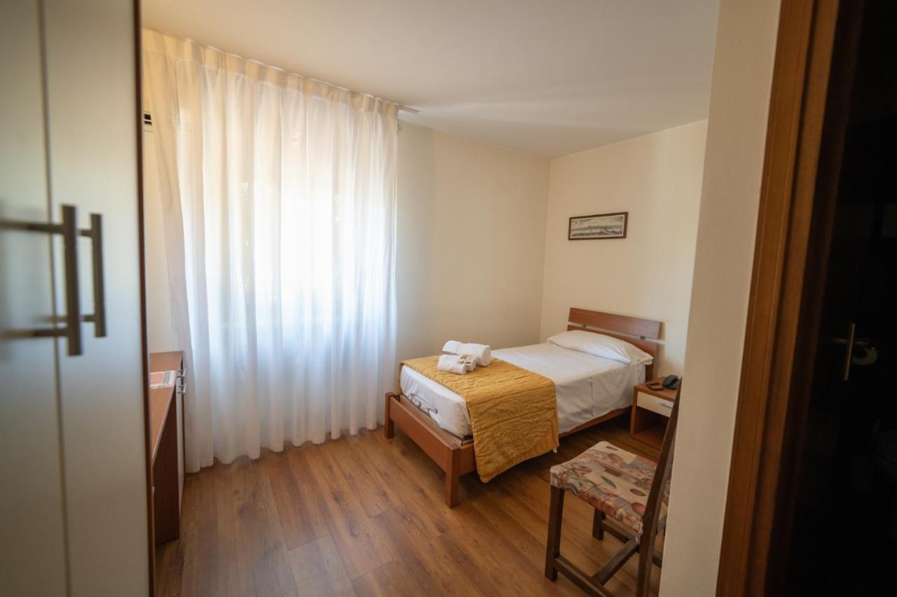 Hotel Siros ヴェローナ エクステリア 写真