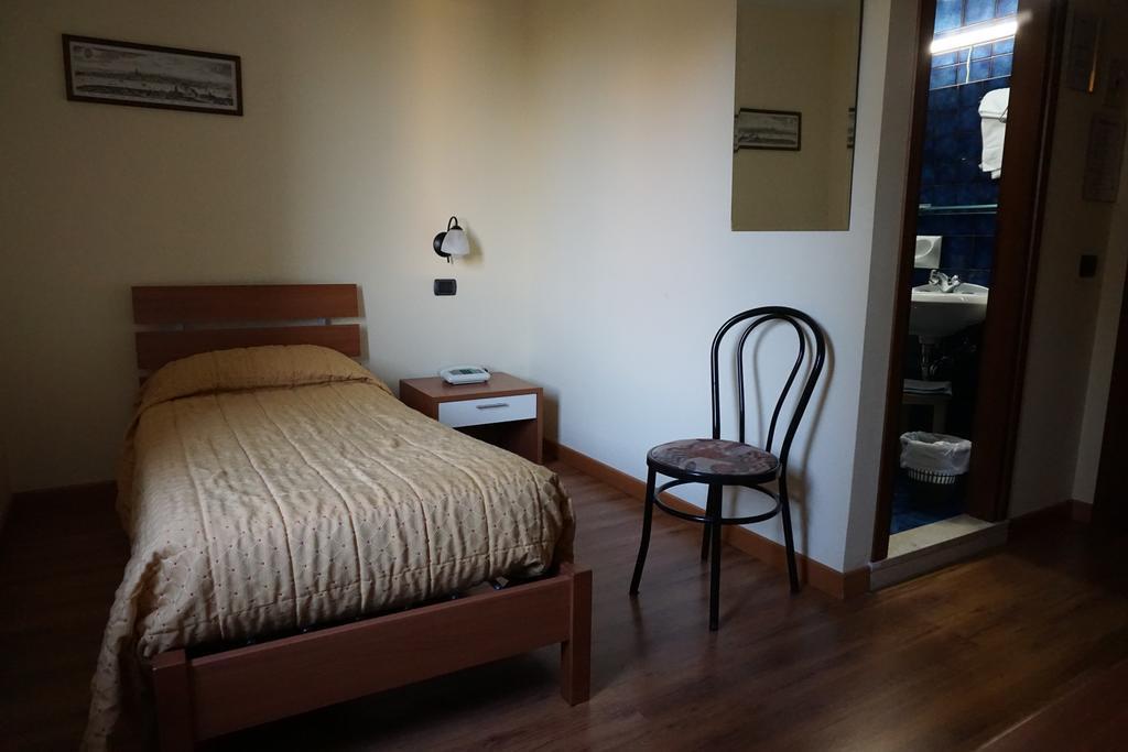 Hotel Siros ヴェローナ 部屋 写真